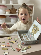 Load image into Gallery viewer, Egmont Toys Magnetic Activity Game - Expression