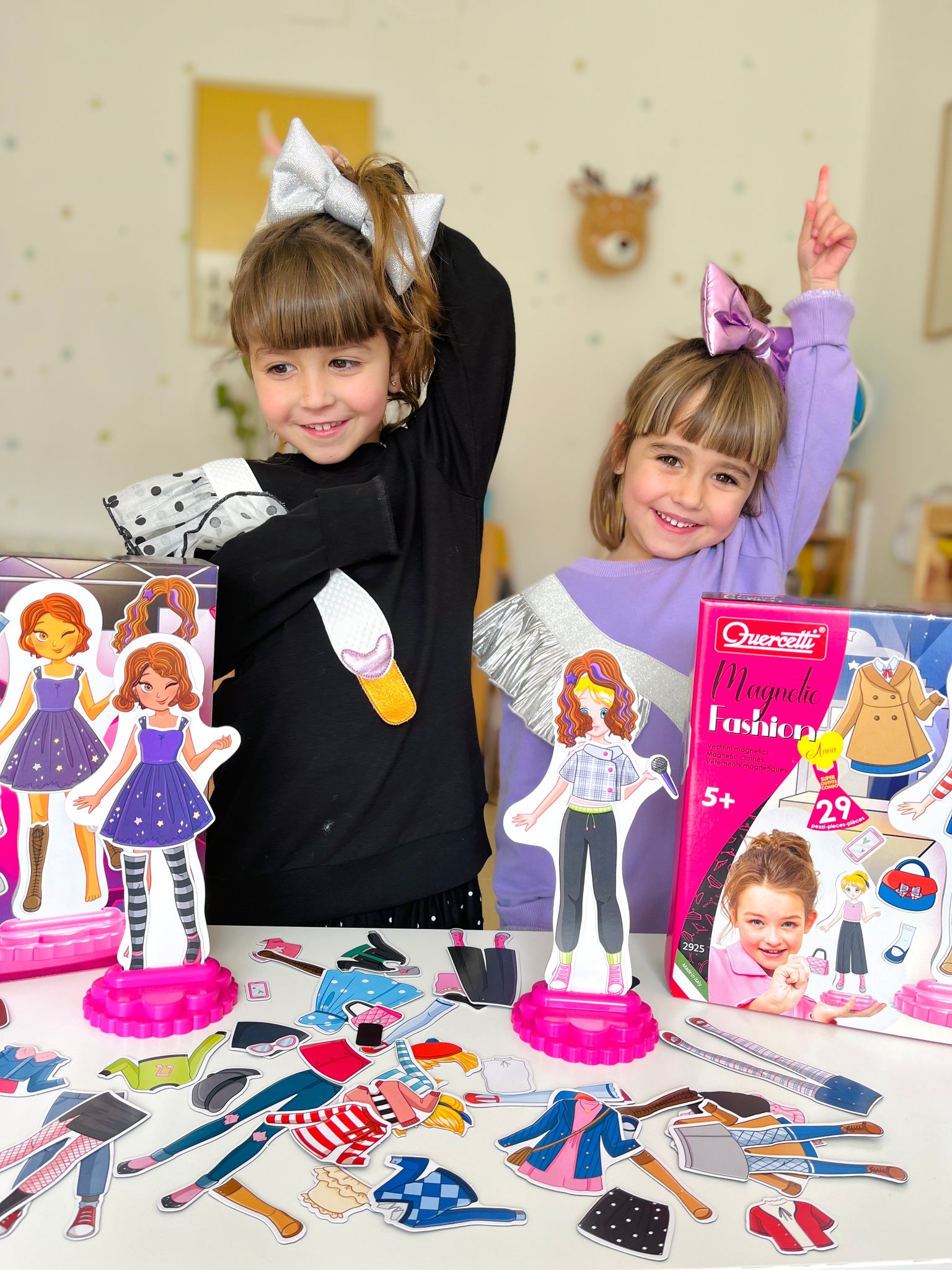 fashion angels magnetic dress up Fashion Angels Mini Magnetic Dress-Up Doll Set London (m2400015210) Speelgoed