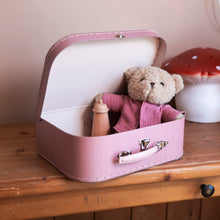 Load image into Gallery viewer, Egmont Toys Morrissette With Clothes In A Case