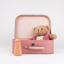 Load image into Gallery viewer, Egmont Toys Morrissette With Clothes In A Case
