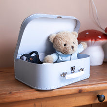 Load image into Gallery viewer, Egmont Toys Morris With Clothes In A Case