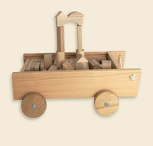 Load image into Gallery viewer, Egmont Toys Pull-Along Truck with 98 Blocks