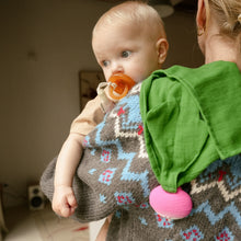 Load image into Gallery viewer, OLI&amp;CAROL Ramona the Radish Big Doudou