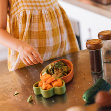 Load image into Gallery viewer, OLI&amp;CAROL Cathy the Carrot Plate &amp; Spoon Set