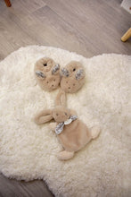 Load image into Gallery viewer, Doudou et Compagnie Beige Slipper Gift Set