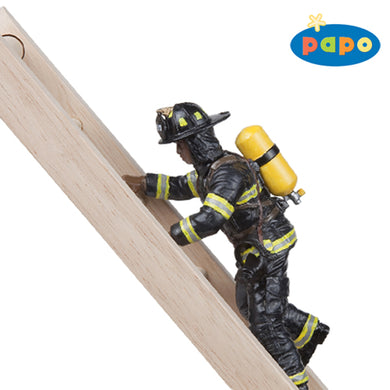 Papo France Climbing US Fireman